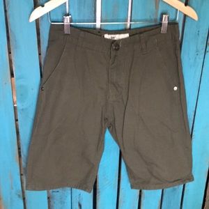 Vintage 90s Levi’s Eve Straight olive green high waisted shorts 30 inseam USA